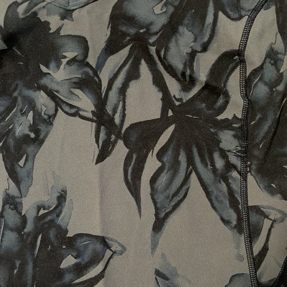 Lululemon crop shirt - Picture 4 of 4